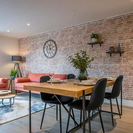 The Quadrant - The Botanical Apartment