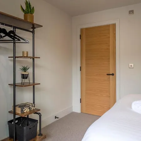 The Quadrant - The Botanical Apartment
