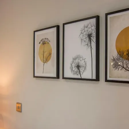 The Quadrant - The Botanical Apartment *