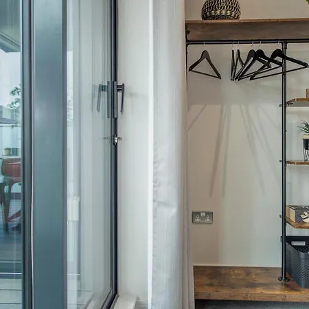 The Quadrant - The Botanical Apartment *
