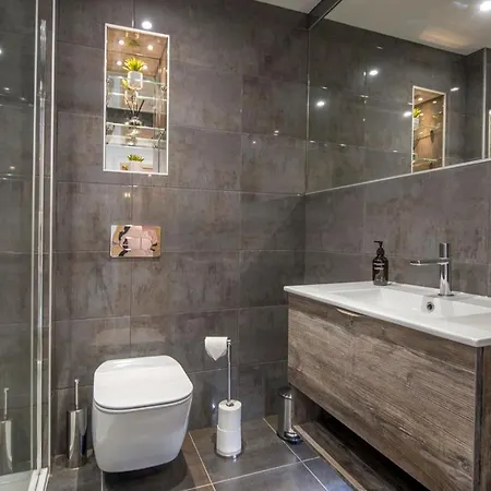 The Quadrant - The Botanical Apartment York