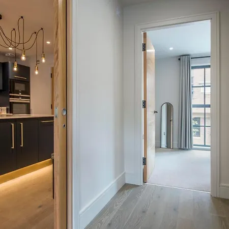 The Quadrant - The Botanical Apartment