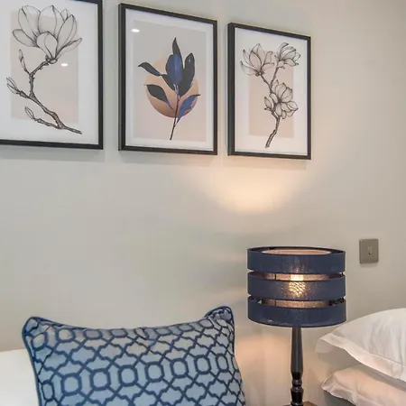 The Quadrant - The Botanical Apartment *