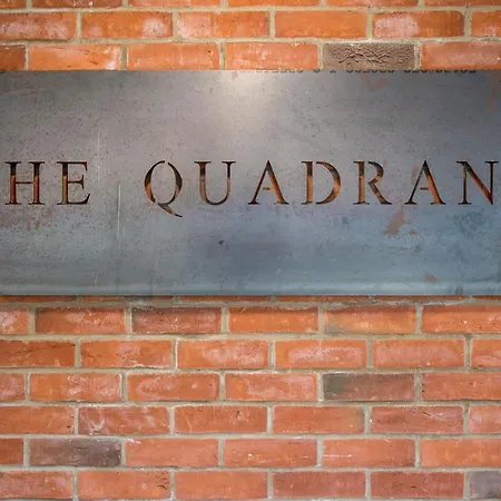 The Quadrant - The Botanical Apartment *