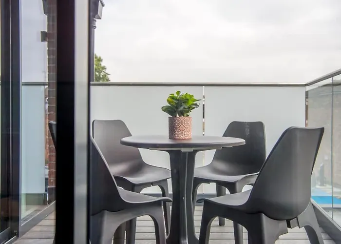 The Quadrant - The Botanical Apartment York