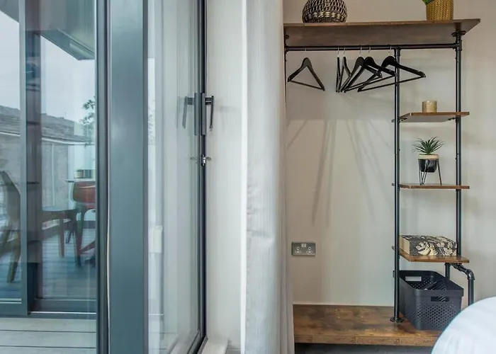 The Quadrant - The Botanical Apartment *