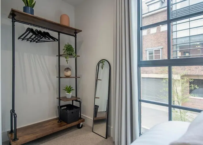 The Quadrant - The Botanical Apartment